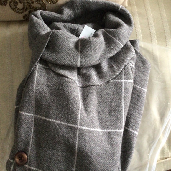 HP 💝Gray plaid button wrap turtleneck sweater - Picture 6 of 8